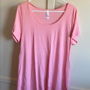 LulaRoe classic tee EUC